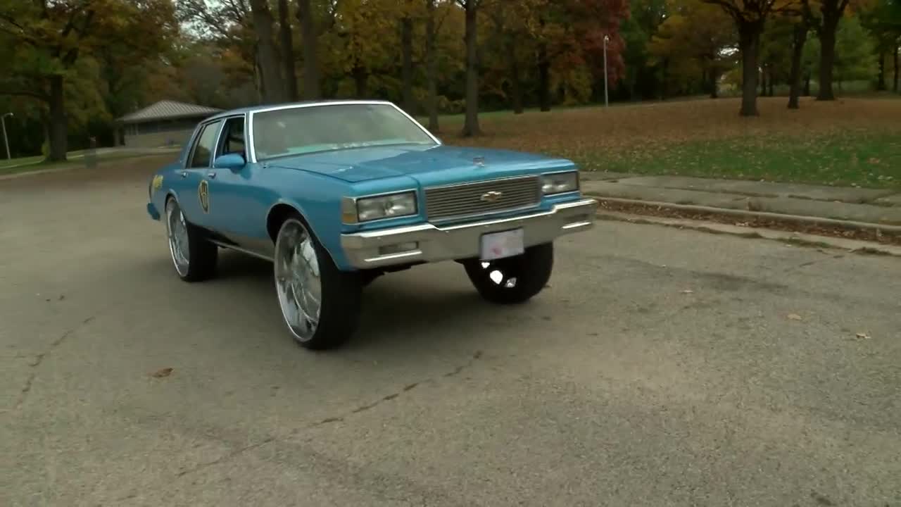 Milwaukee man’s ‘Brewersmobile’ turns heads during World Series run