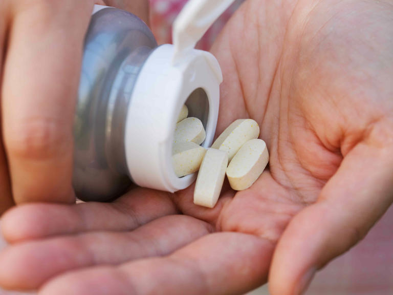 5 drinks to avoid taking with magnesium, according to a pharmacist