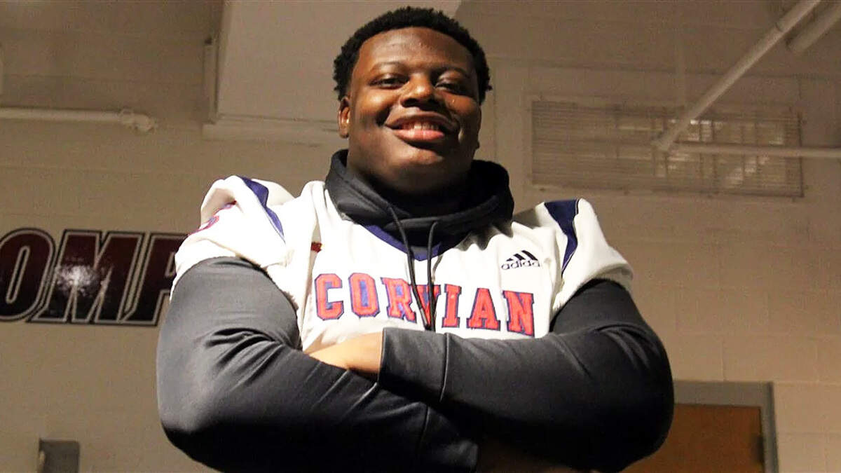 Four-star Charlotte D-lineman flips commitment from Auburn to South ...