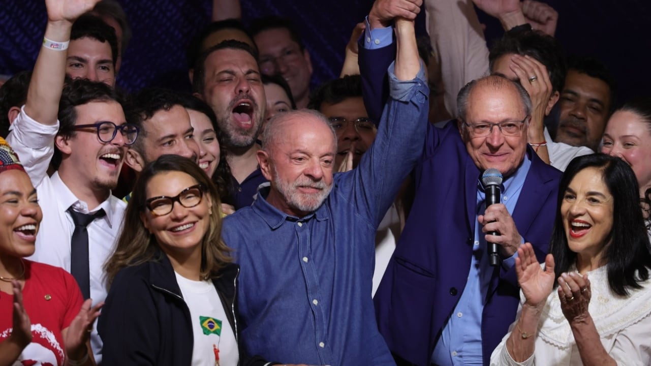 Lula da Silva hablÃ³ frente a sus partidarios tras su resonante victoria.