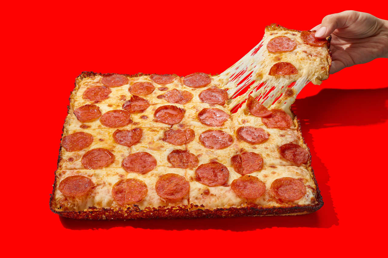 Casey’s wants a bigger slice of the pizza market. Why fast food chains ...
