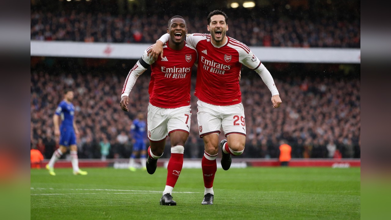Should Arsenal keep Ezri Konsa when William Saliba returns?