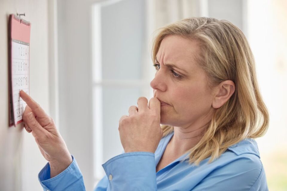 Earlier menopause, earlier Alzheimer’s? A study that followed 2,603 ...