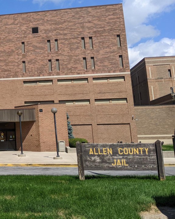 Inmate’s widow suing Allen County Sheriff's Department over jail death