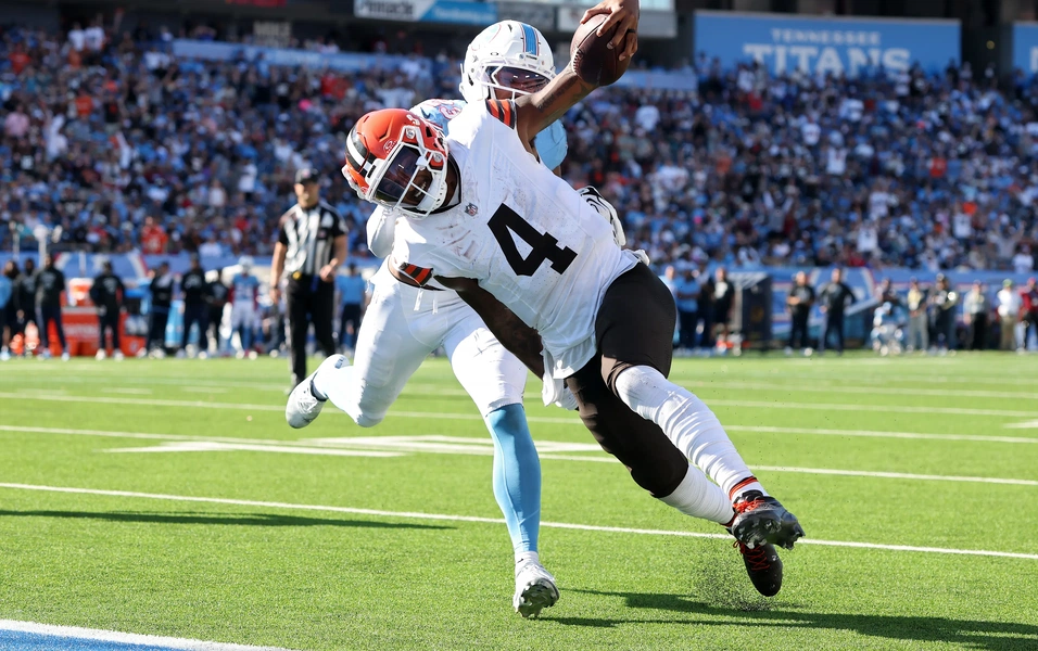 Watson hits first 300-yard game in Browns' win