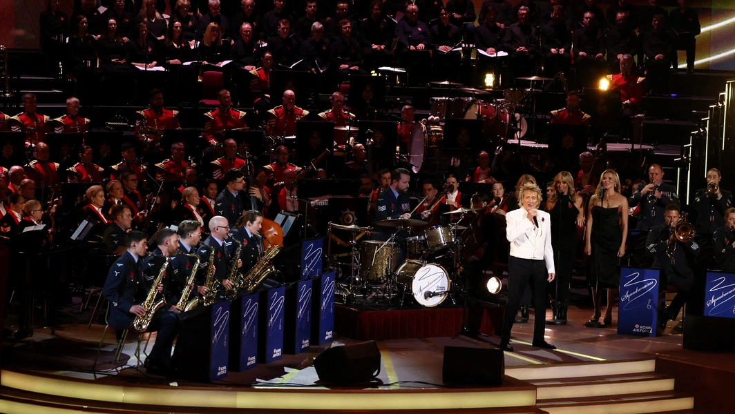 5 legendary performances by Michael Jackson and Rod Stewart