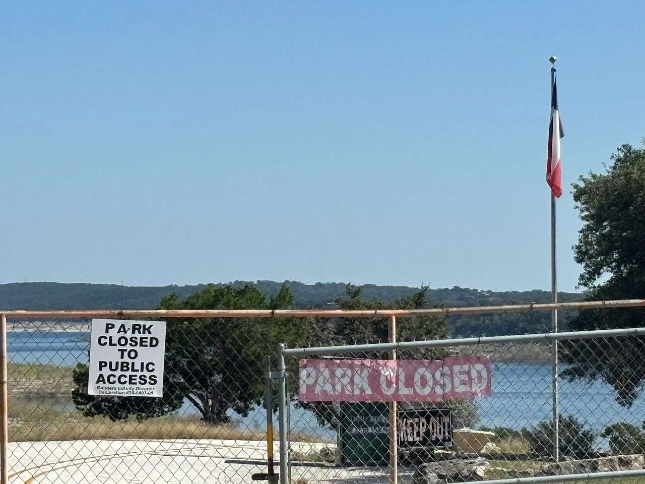Is Medina Lake closed to the public? What visitors need to know
