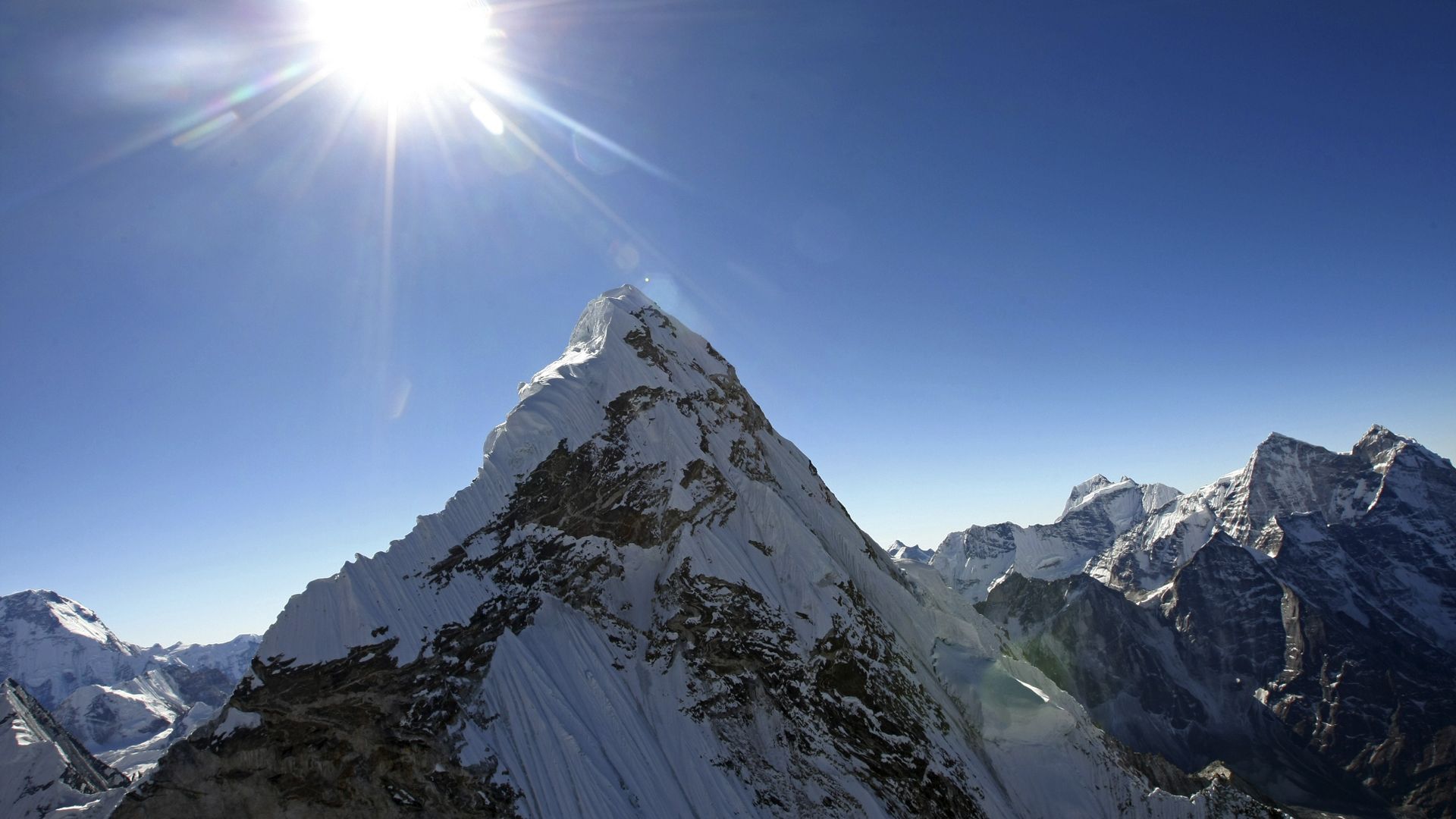 Himalaja: Deutscher Bergsteiger stürzt 1500 Meter tief und stirbt