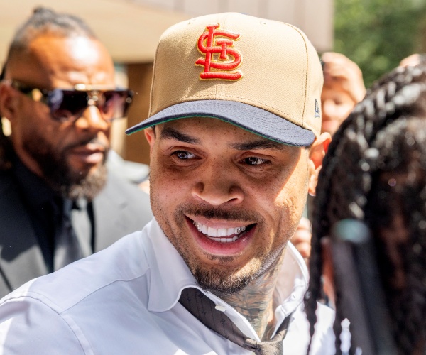 Chris Brown given suspended sentence over London nightclub attack