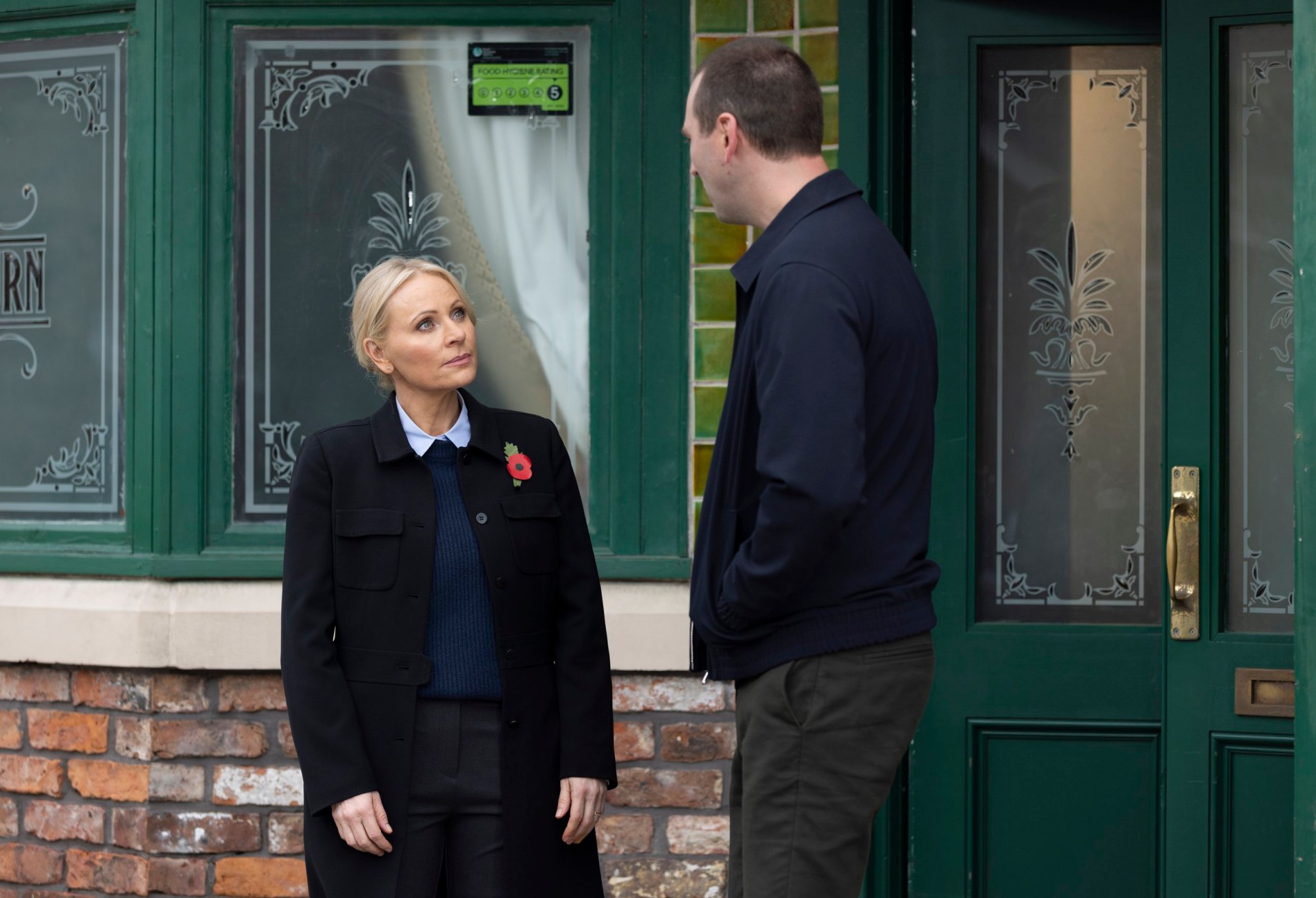 Kit loses control at work in Coronation Street and Lisa has no other option
