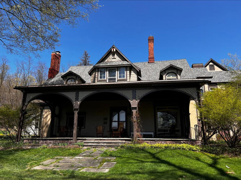 Elmira College to offer fine arts fellowship