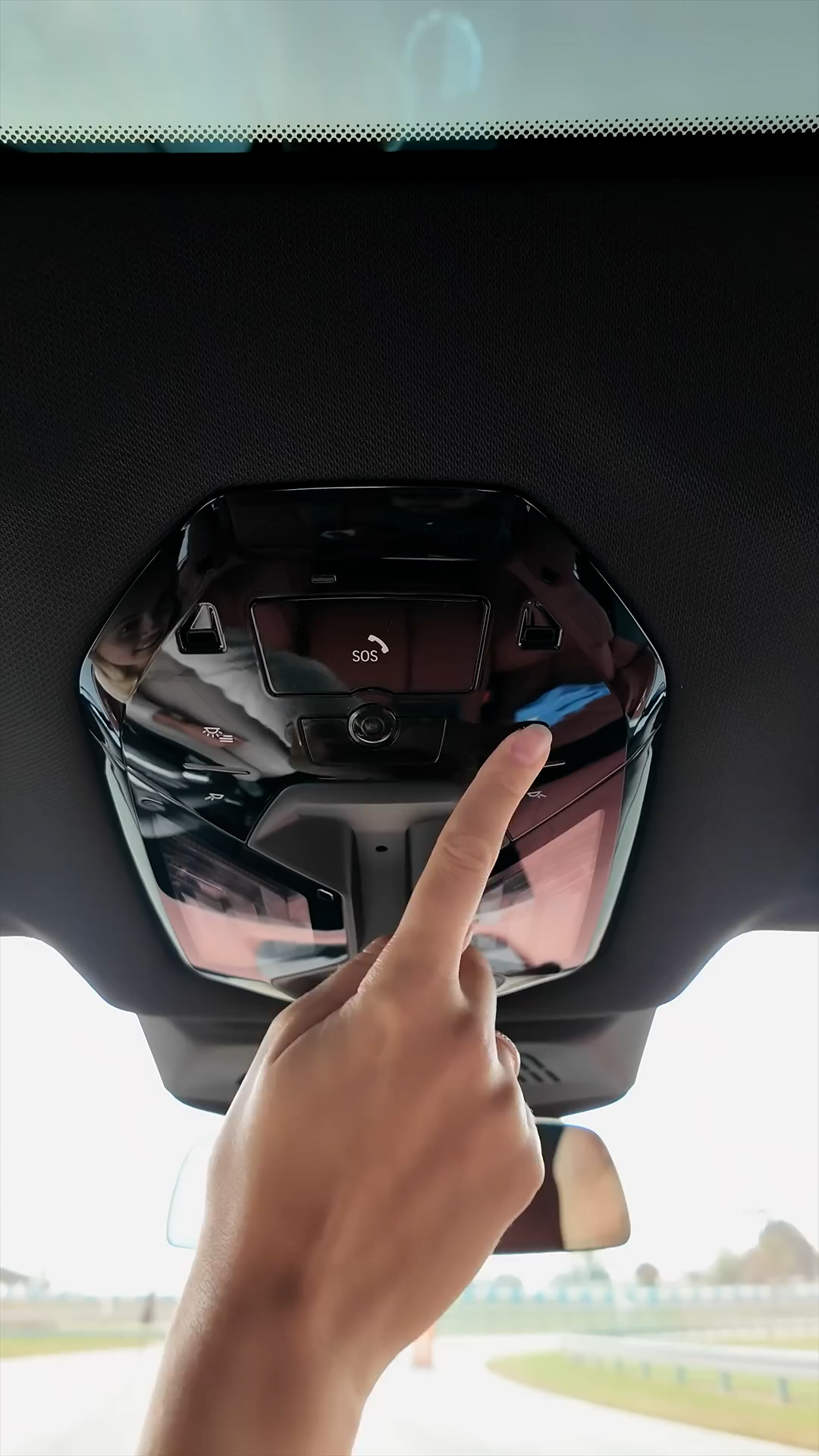 Electrochromic glass roof can darken with a single touch