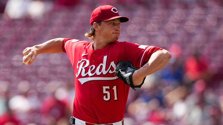 Reds veteran pitcher shockingly projected to sign 2-year, $33 million ...