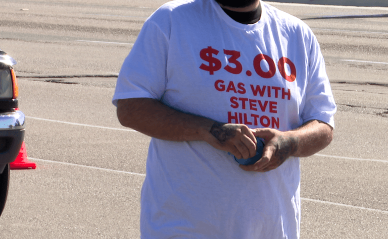 Steve Hilton offers $3 gas in Miramar during gubernatorial campaign event