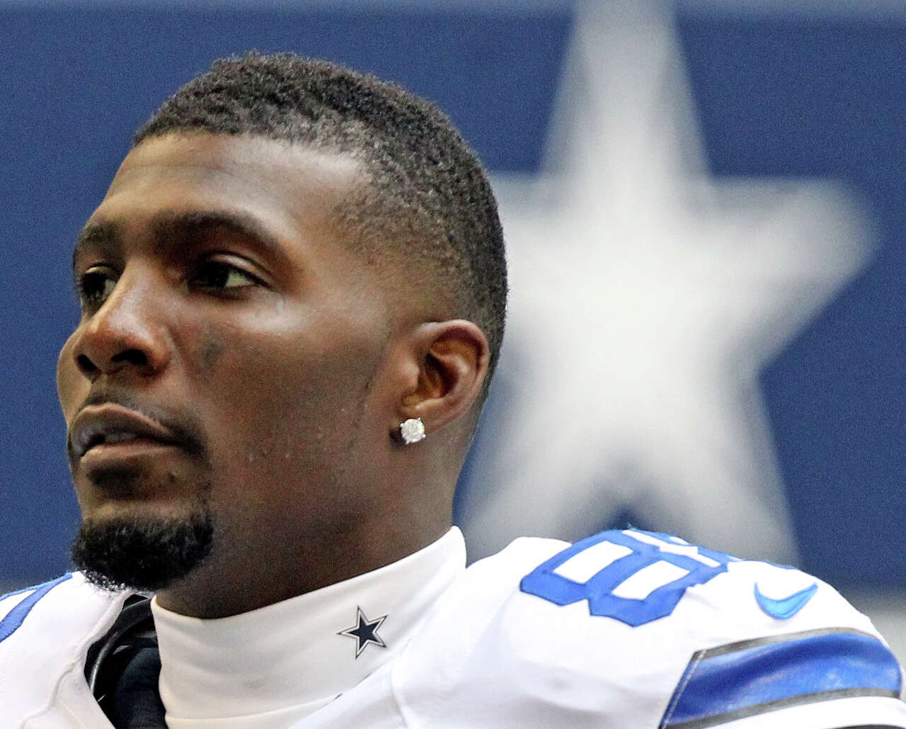 Ex-Cowboy Dez Bryant says officer pointed gun at him in front of daughters