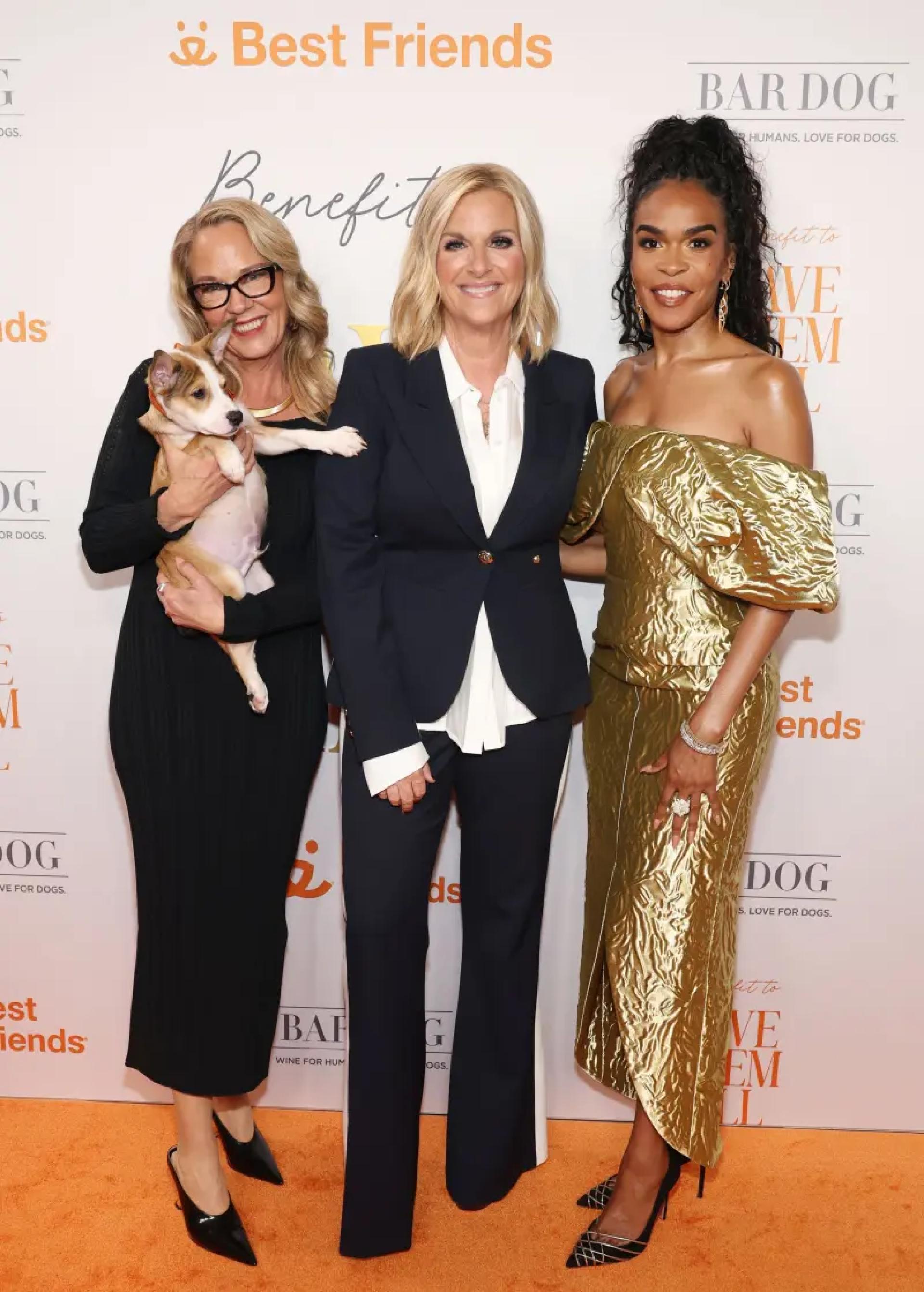 Trisha Yearwood shows off slimmer figure on red carpet amid 55-lb ...