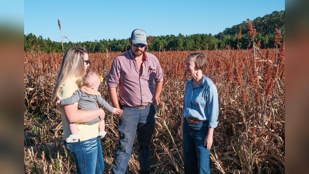 Lt. Gov. Rachel Hunt visits Warsaw farm as rising costs impact pumpkin ...
