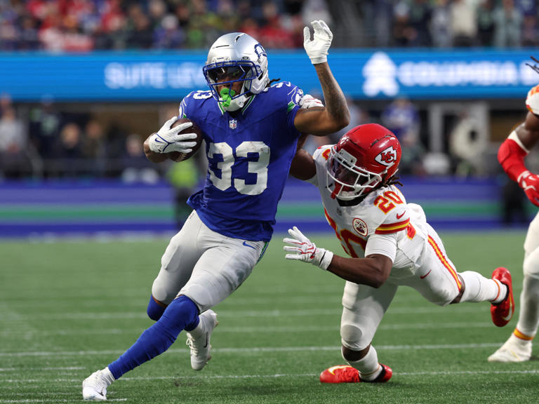 Seahawks lose two offensive weapons to injury in win over Chiefs