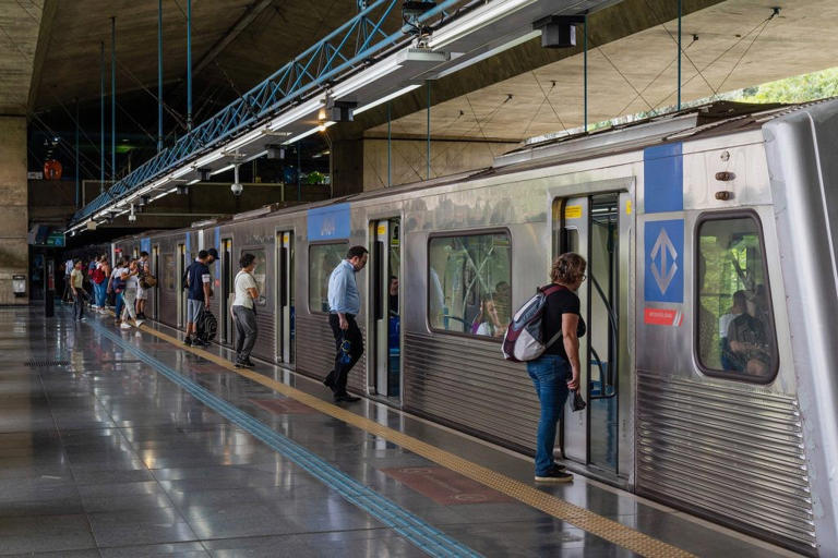 Como está o metrô de SP nesta segunda-feira (26)?