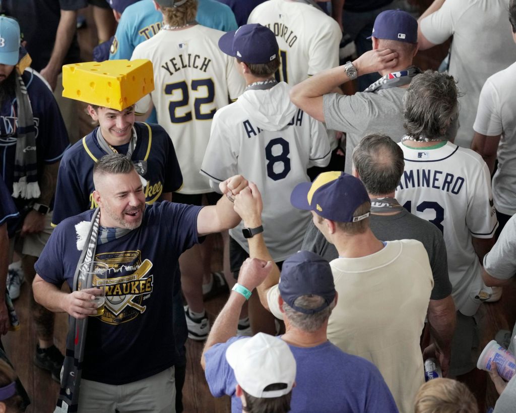 Brewers fans take over Tampa for World Series game 3