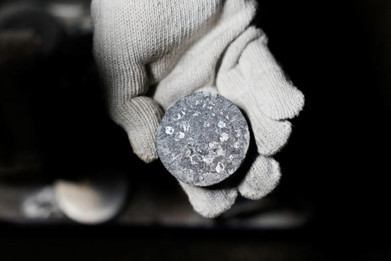 Analysis-China's lab-grown diamond makers target AI, chip sectors for ...