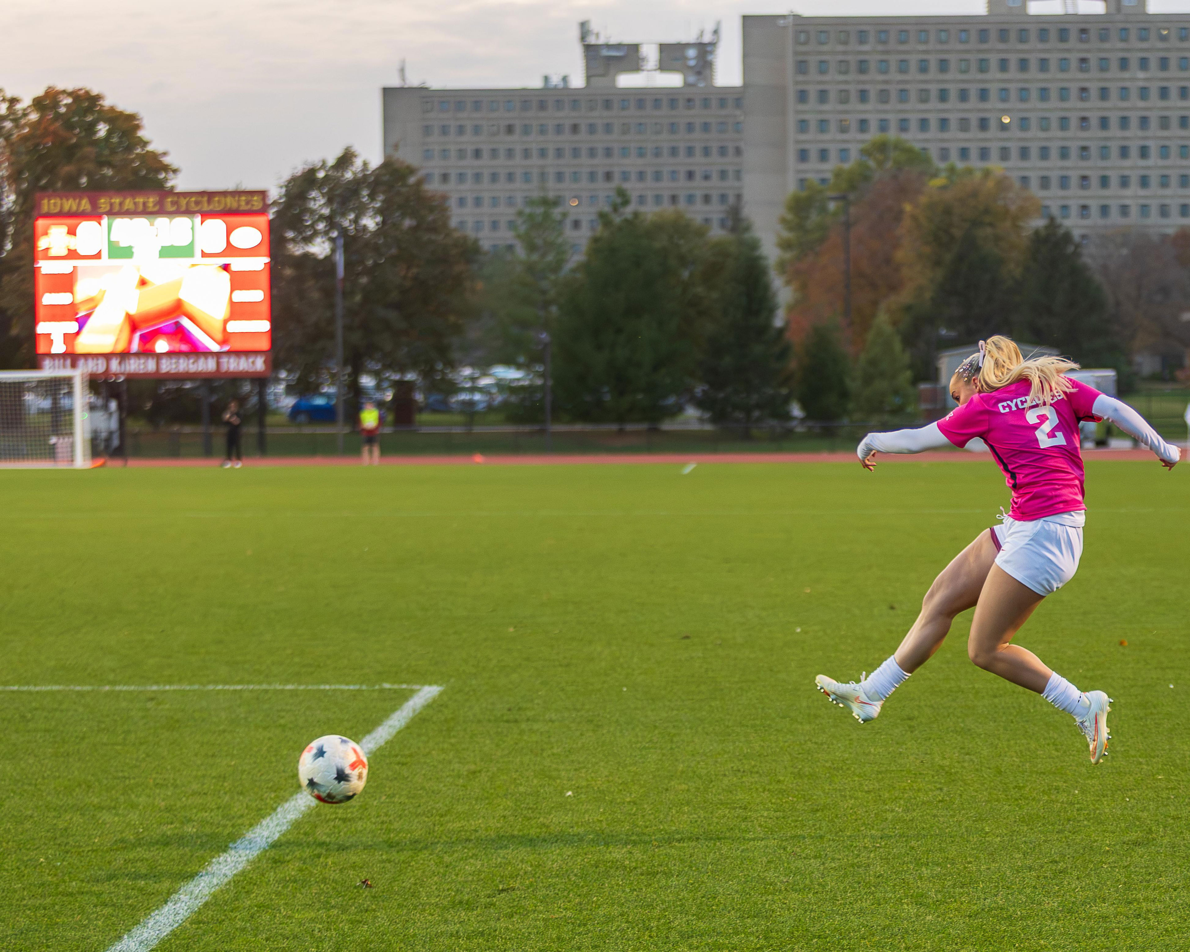 Cyclones blanked by No. 20 Cougars