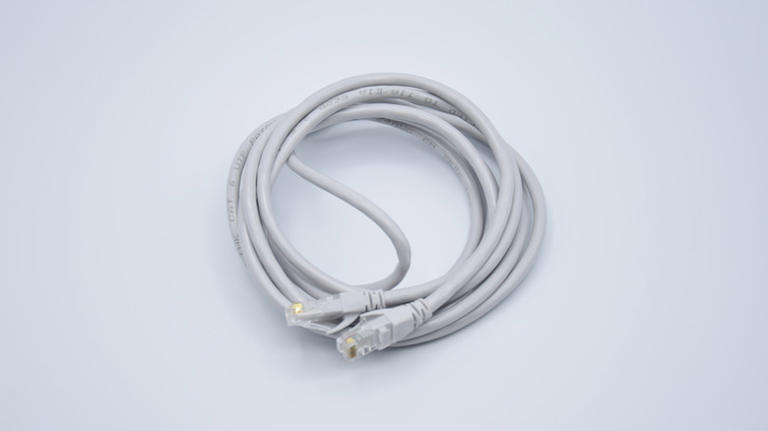 Does bending an Ethernet cable reduce internet speed?
