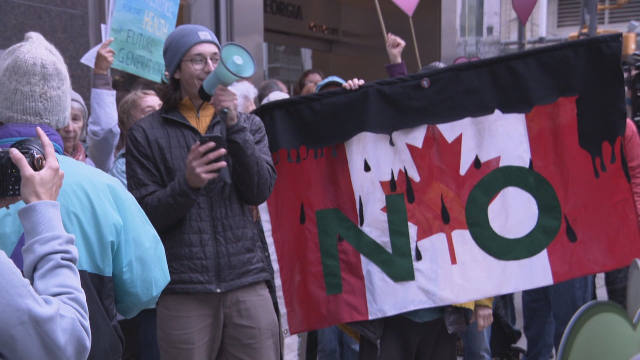 Supporters rally as historic youth-led climate trial begins in Vancouver