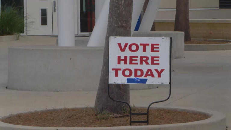 Candidates court Horry County voters as early voting continues