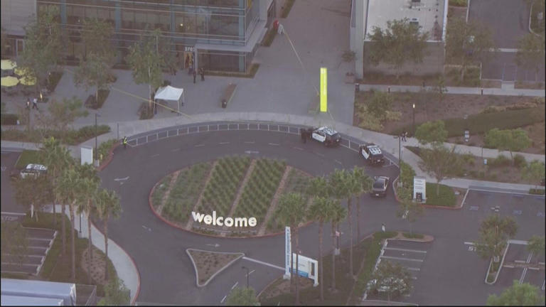 3 people stabbed outside Kaiser Permanente Baldwin Hills