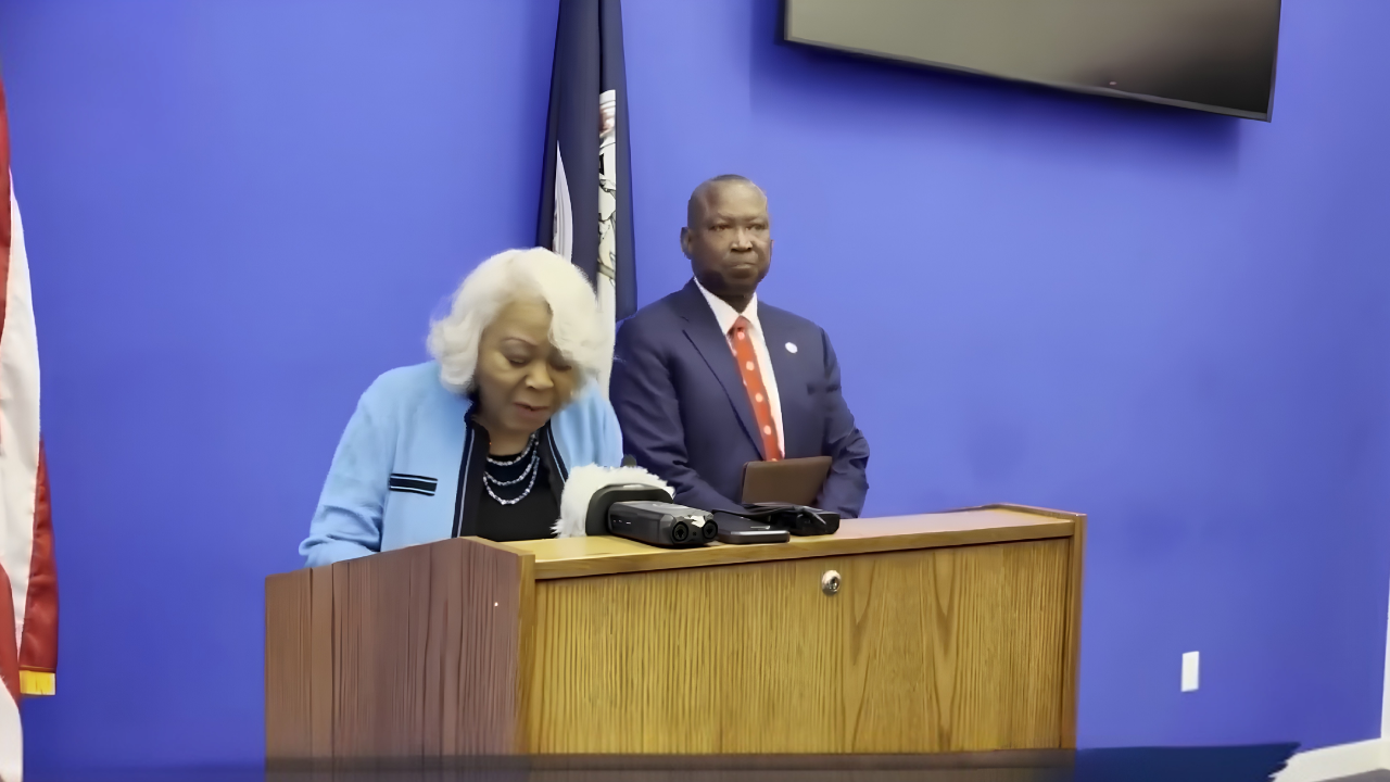 Louise Lucas says she will not back down after indictment
