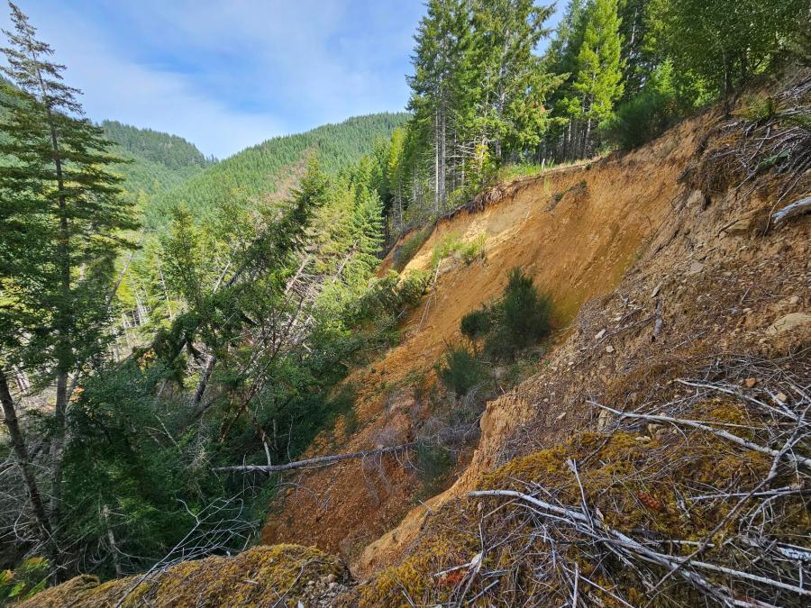 Landslides on Oregon coast close Little Elk Mountain Road for the rainy ...
