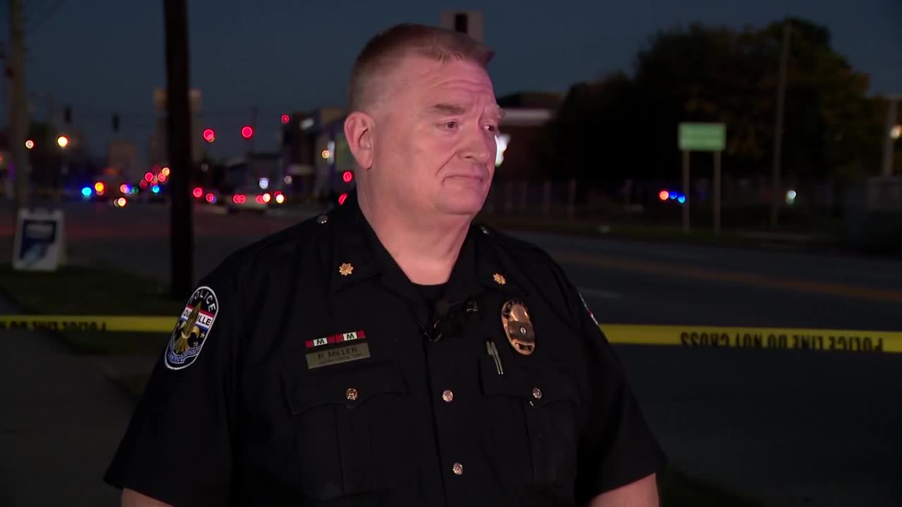 LMPD provides update after suspect crashed into vehicle, JCPS bus