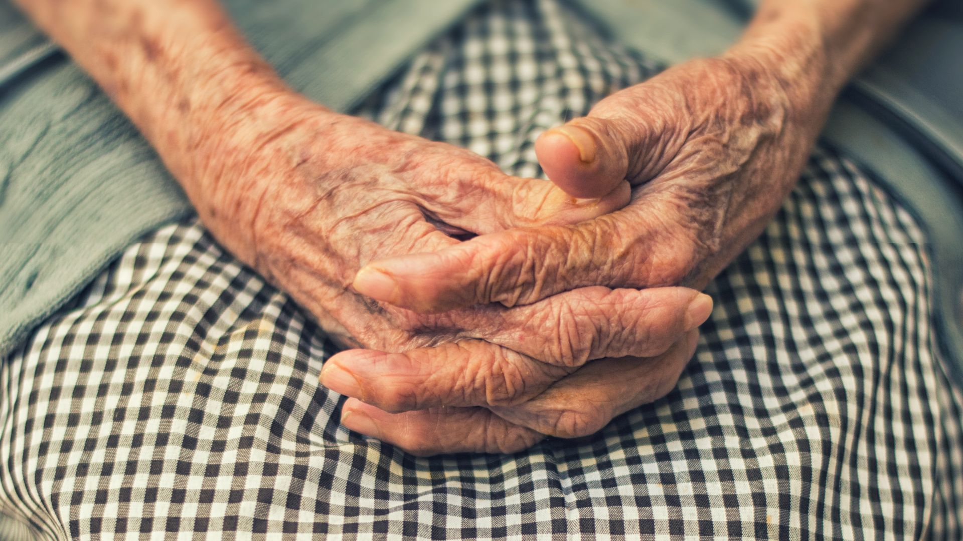 20 weird things your hands start doing with age