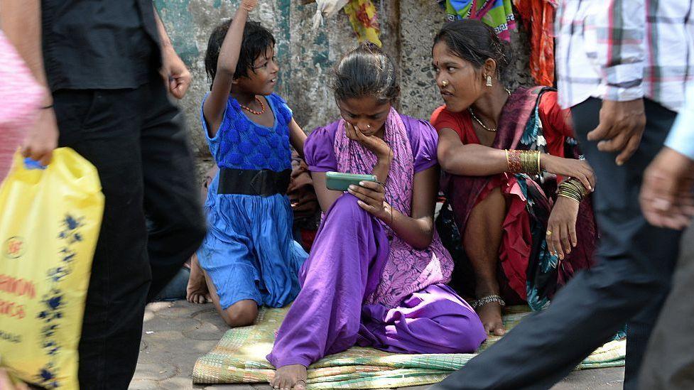 India's largest share sale could end cheap mobile internet for millions