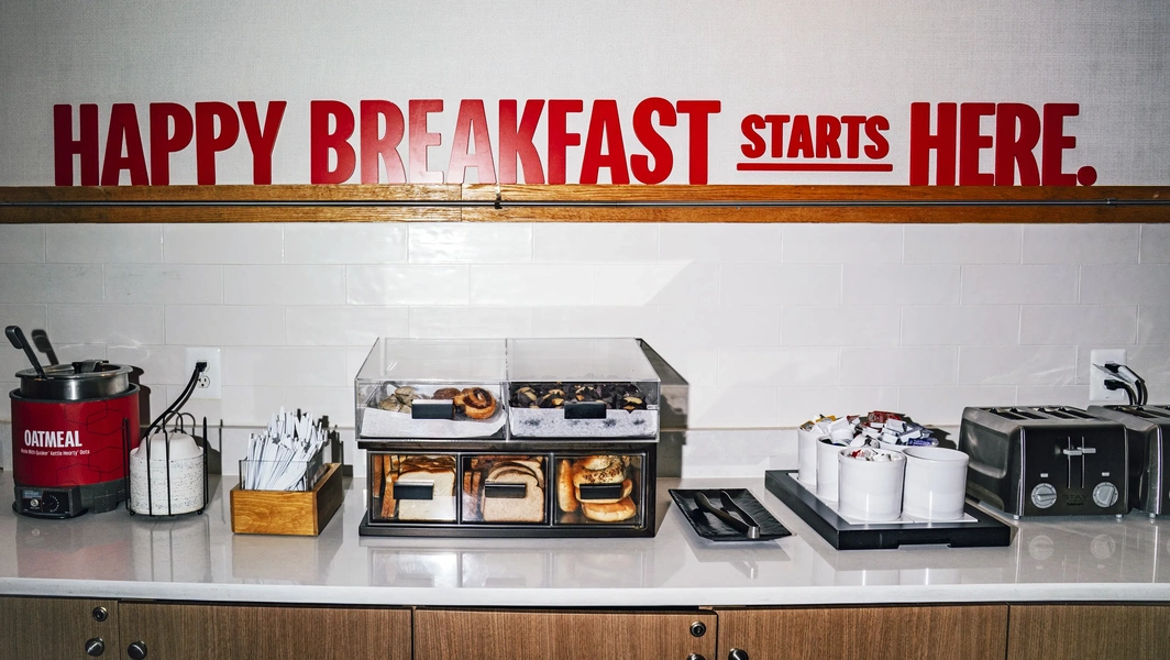 6 guest amenities at Hampton Inn & Suites