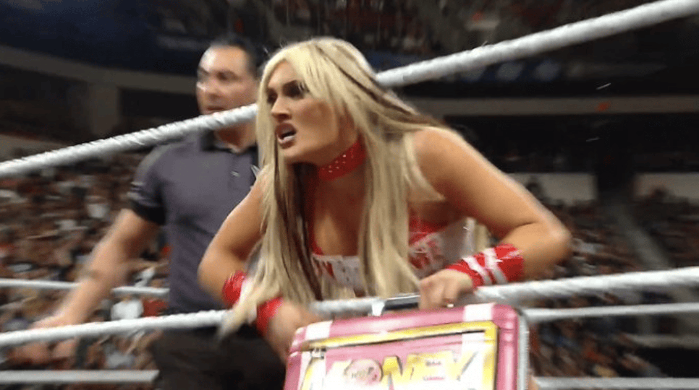 Good Raw show ends terribly with DQ in title match, another dumb cash ...
