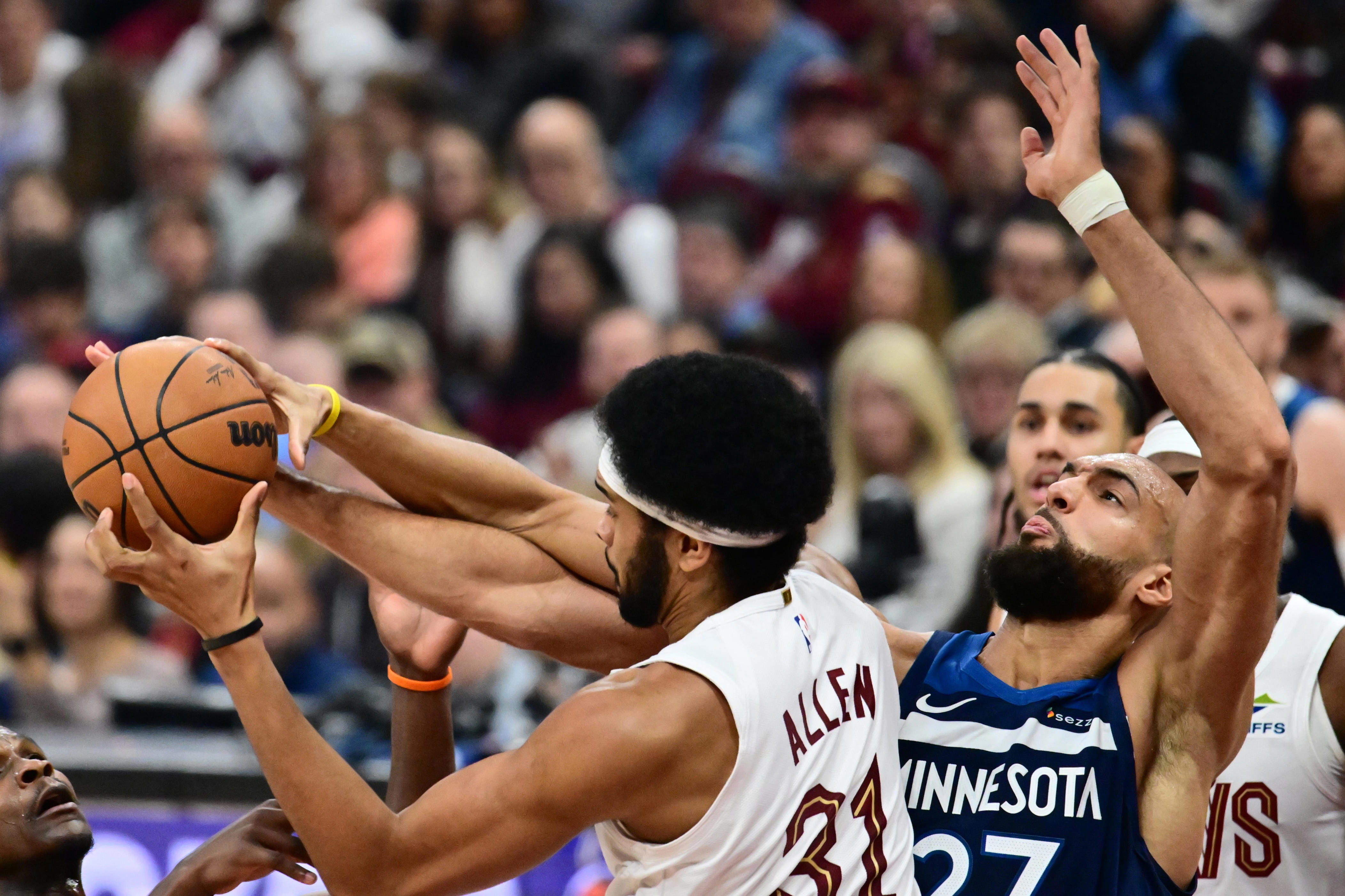 Cavaliers hand Timberwolves first loss of season in overtime thriller