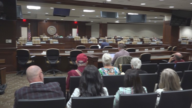 Arkansas lawmakers discuss options to address prison overcrowding