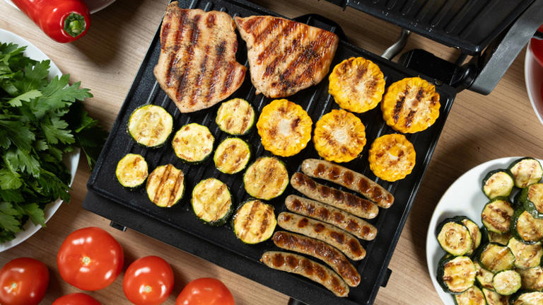 Blackstone's highest-rated indoor flat-top griddle is beloved for its ...