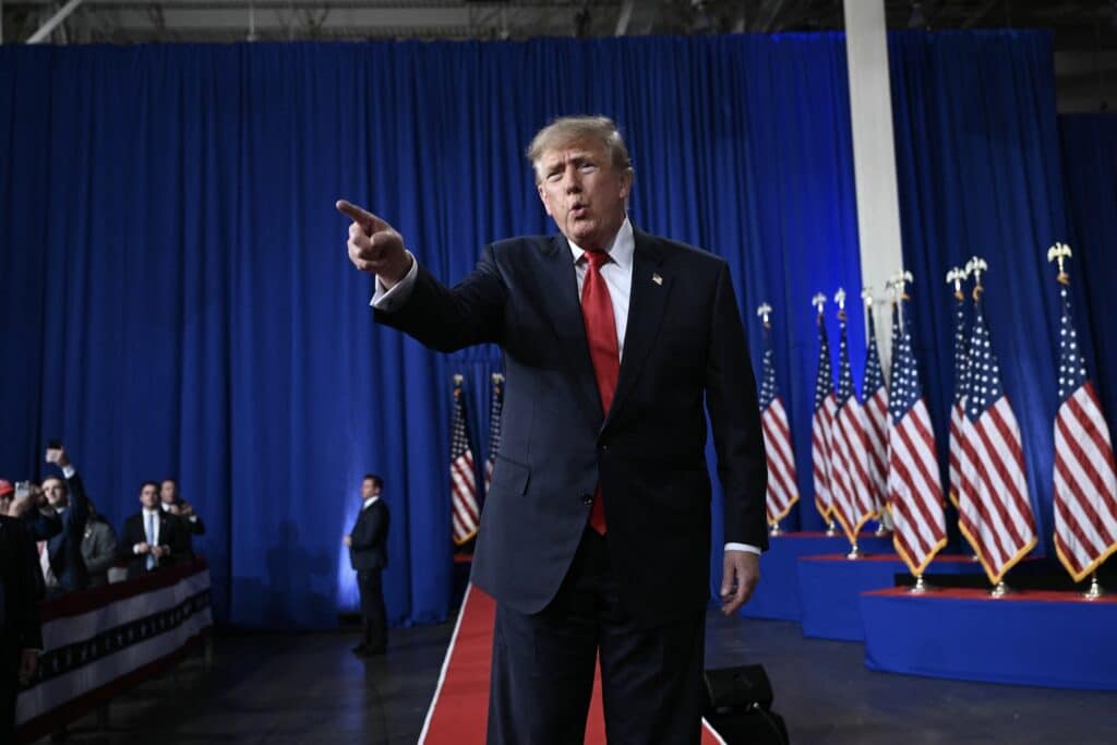 Trump hits back at Obama over Saddam 'Cheesecake Factory' jab