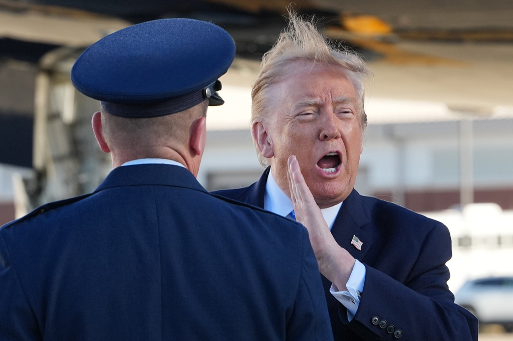 Trump campaigns Mississippi, highlighting Republicans' challenges