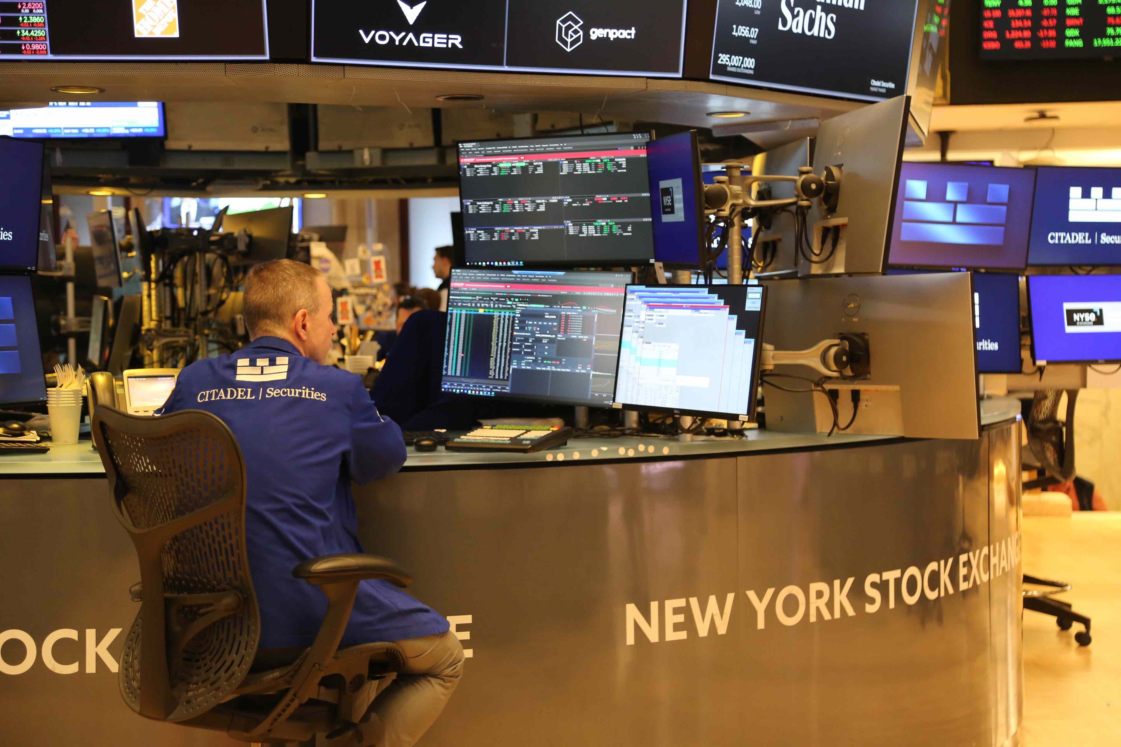 Stock market today: Major indexes end higher to begin busy week of tech ...