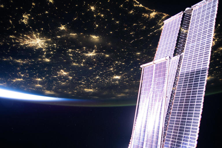 ISS spacewalk Thursday: Roll-out solar arrays deploy by stored spring ...