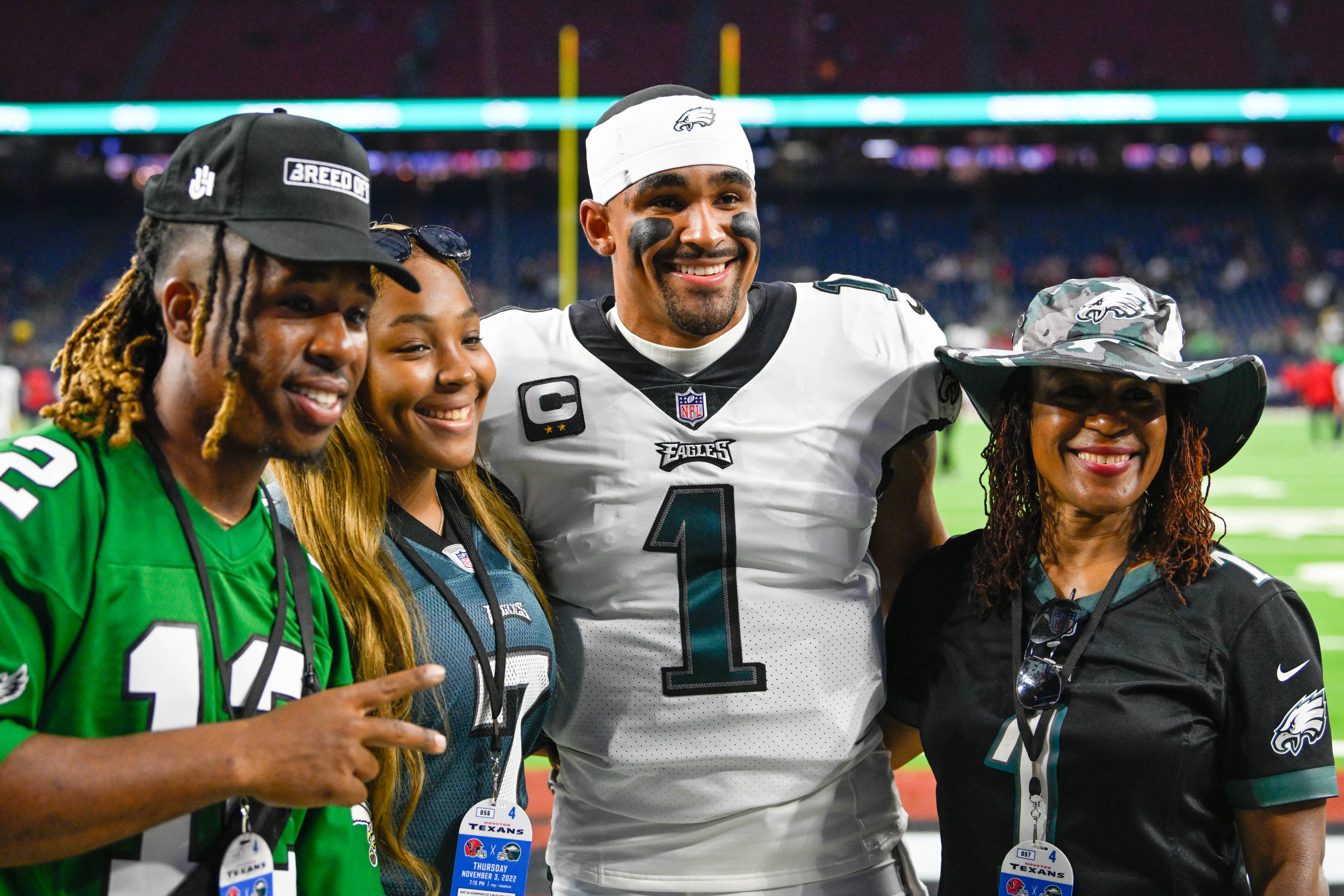 Jalen Hurts' mom shares heartwarming student cards after his blood clot ...