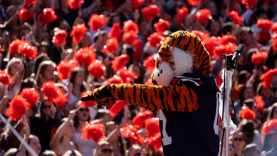 Auburn predicted to match up with familiar foe in postseason bowl game
