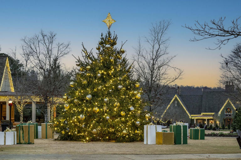 9 southern hotels that go all out for Christmas—especially for the kids