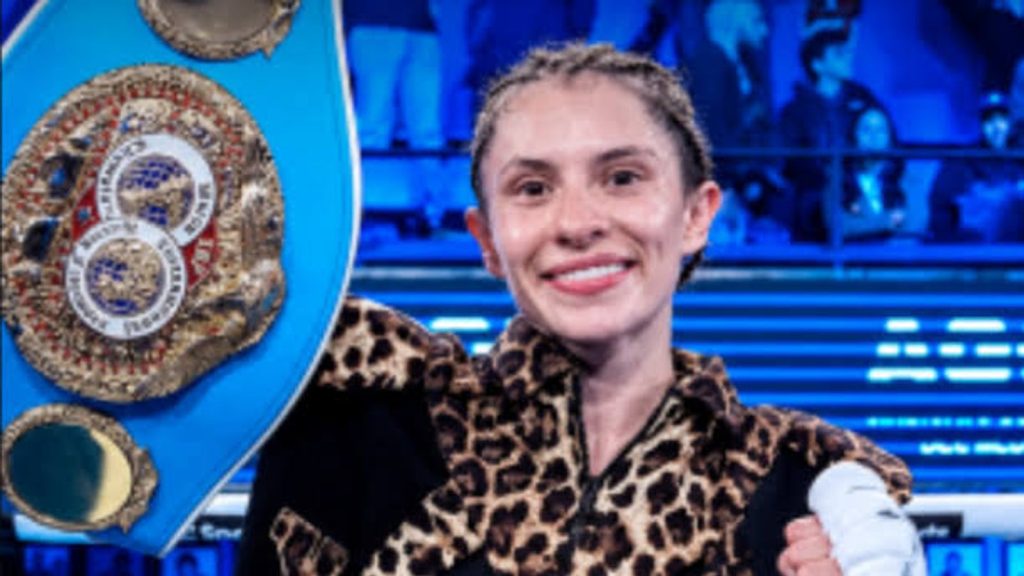 Las Vegas' Yadira Bustillos makes history, becomes Red Owl Boxing's ...