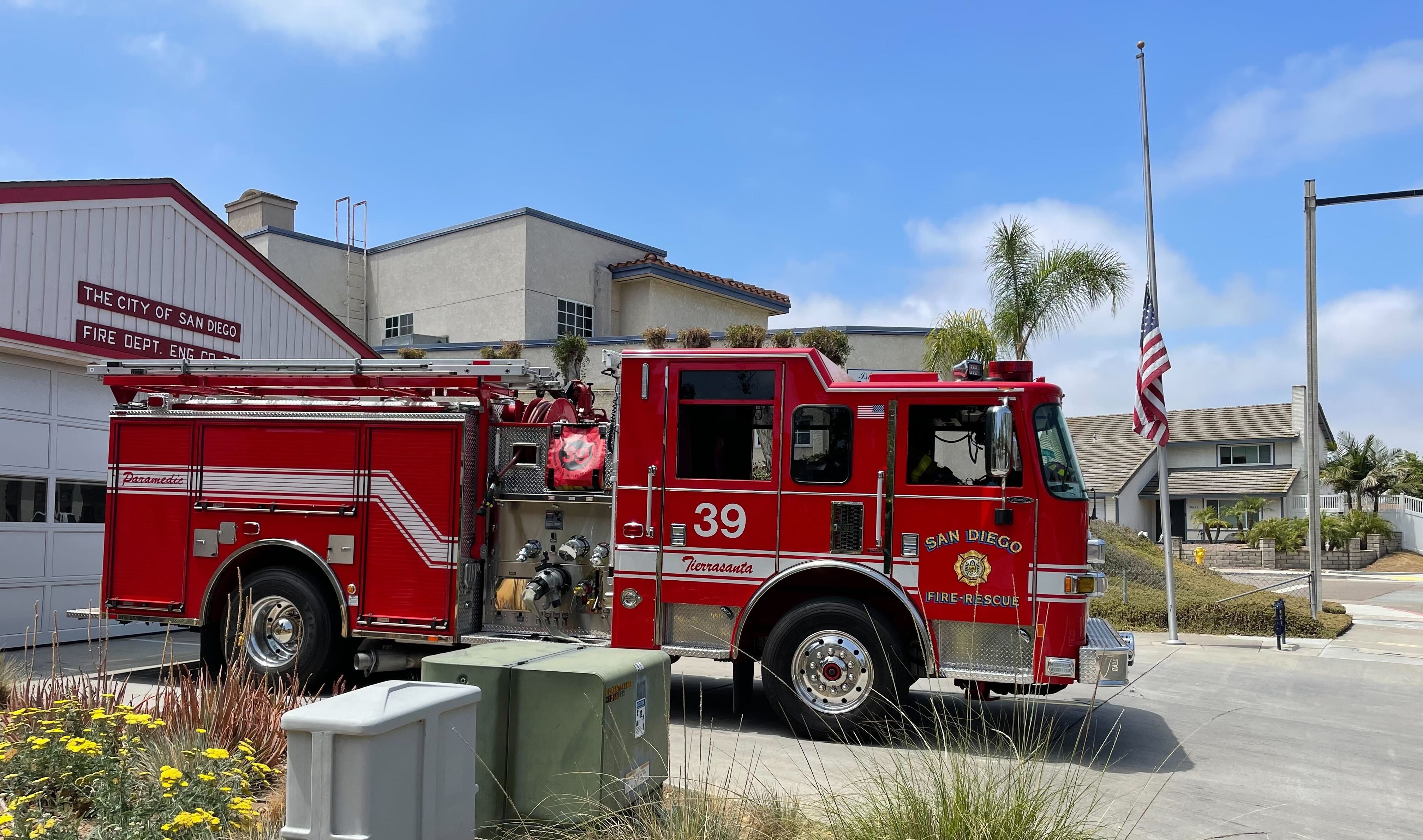 San Diego man rescued from apartment building roof after attempting to ...