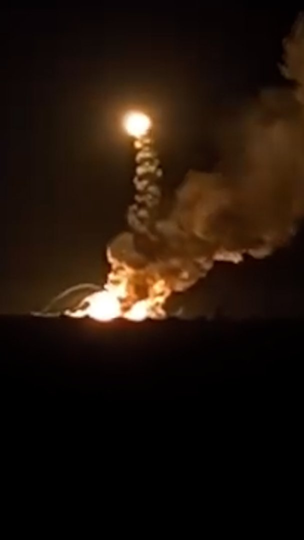 Huge explosion at a weapons depot in Syria